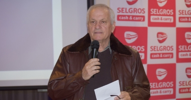Academia Hagi și-a premiat  cei mai valoroși jucători și antrenori - 11