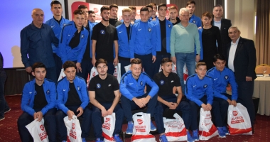 Academia Hagi și-a premiat  cei mai valoroși jucători și antrenori - 8