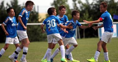 Stire din Sport : Academia Hagi, aproape de un nou titlu național
