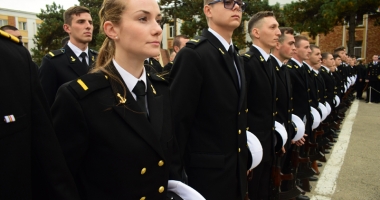 Promisiuni solemne, cu lacrimi și mândrie în suflet. Viitorii ofițeri și maiștri militari de marină au depus jurământul - 3