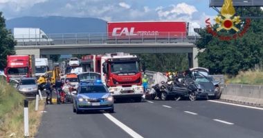 Stire din Eveniment : VIDEO / APOCALIPSĂ ÎN ITALIA! PATRU ROMÂNI, printre care un bebeluș și o fetiță de 10 ani, AU MURIT într-un cumplit accident