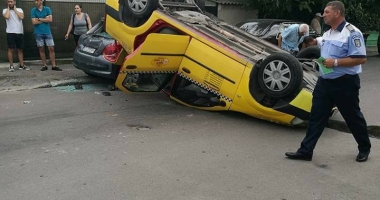 UPDATE. GALERIE FOTO / ACCIDENT RUTIER SPECTACULOS în Faleză Nord - 2