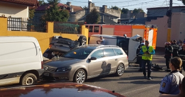 Grav accident rutier în Constanța. Două mașini s-au răsturnat - 2