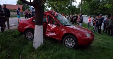 Galerie foto / GRAV ACCIDENT RUTIER, cu o victimă. Volkswagen făcut praf! - 3
