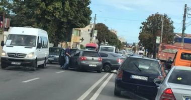 Accident rutier la Constanța, după ce un șofer a vrut să taie linia dublă continuă - 2