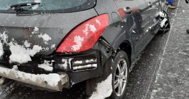 GALERIE FOTO / Accident pe A2. Se circulă în condiţii de iarnă - 2