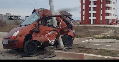 Tânărul din Năvodari, CARE S-A ÎNCOLĂCIT CU MAȘINA ÎN JURUL STÂLPULUI, A MURIT LA SPITAL. Copiii lui au rămas fără tată - 2
