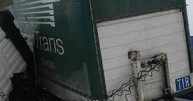 ACCIDENT RUTIER cu două victime, la ieșire din Hârșova. Sunt implicate mai multe mașini și un TIR - 3