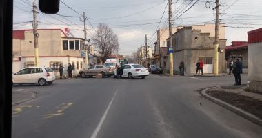 GALERIE FOTO / Accident rutier la intersecția străzilor Baba Novac cu Frunzelor - 2