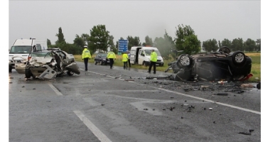 TRAGEDIE RUTIERĂ! UN MORT ȘI CINCI RĂNIȚI, după ce o mașină a pătruns pe contrasens. Elicopterul SMURD, la fața locului - 2