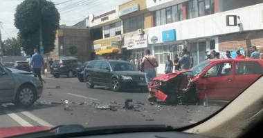 GALERIE FOTO / Accident rutier la Constanța! La un pas de tragedie, după ce o mașină a intrat pe contrasens - 3
