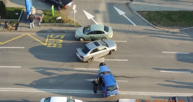 ACCIDENT RUTIER în zona Boema. Un șofer imprudent tăiat linia continuă - 3