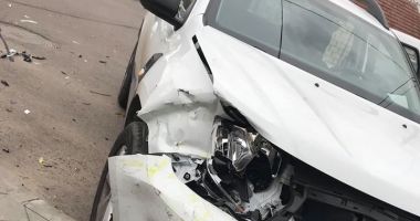 Galerie foto / ACCIDENT RUTIER la Constanța. Taxi făcut praf - 3