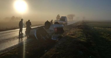 Galerie foto / ACCIDENT RUTIER ÎN JUDEȚUL CONSTANȚA. Un șofer s-a răsturnat cu mașina. Două victime! - 3