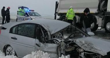 ACCIDENT RUTIER cu două victime, la ieșire din Hârșova. Sunt implicate mai multe mașini și un TIR