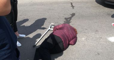 Galerie foto. ACCIDENT RUTIER LA CONSTANȚA. Pieton lovit de o mașină, pe bulevardul Brătianu - 2