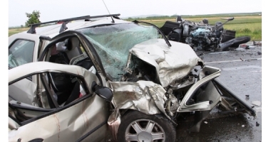 TRAGEDIE RUTIERĂ! UN MORT ȘI CINCI RĂNIȚI, după ce o mașină a pătruns pe contrasens. Elicopterul SMURD, la fața locului - 3