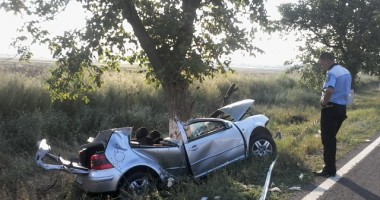 IMAGINI ȘOCANTE! CARNAGIU pe ȘOSEA, între Poarta Albă și Castelu. Doi tineri au MURIT! Șoferița se PENSA LA VOLAN - 10