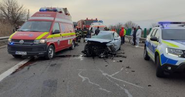 Stire din Eveniment : GALERIE FOTO. Accident grav pe Autostrada Soarelui. Intervine elicopterul SMURD