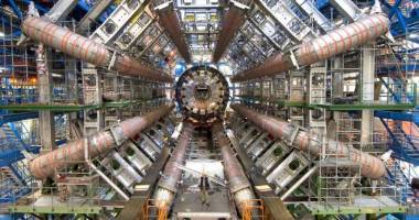 Va fi construit cel mai mare accelerator de particule din lume
