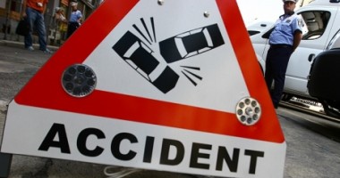 Stire din Eveniment : Accident rutier în zona podului de la IPMC