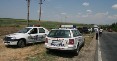 Stire din Eveniment : S-au răsturnat cu mașina pe drumul ce leagă Ovidiu de Mihail Kogălniceanu