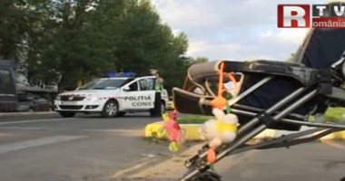 Stire din Eveniment : Copii spulberați pe zebră la Mamaia / VIDEO