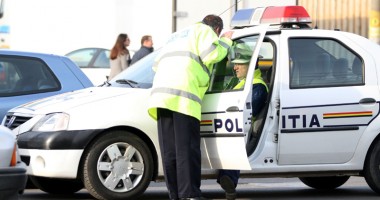 Stire din Eveniment : GRAV ACCIDENT RUTIER / Șoferul, un cunoscut infractor, a fugit de la locul faptei
