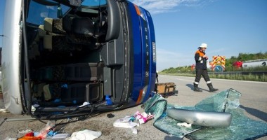 Stire din Eveniment : Trei români au murit într-un accident de microbuz, în Germania