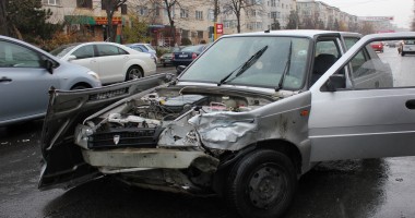 Stire din Eveniment : CARAMBOL cu patru mașini, în Tomis III
