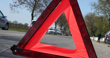 Stire din Eveniment : Accident rutier în Constanța. Un tractor a fost lovit de o mașină