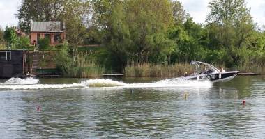 Stire din Eveniment : Accidentul de pe lacul Snagov, produs de un tânăr care avea alcoolemie de 0,85
