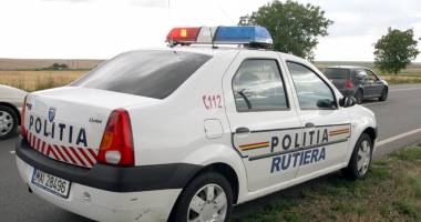 Stire din Eveniment : S-a proptit cu mașina într-un gard