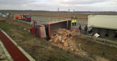 Grav accident rutier pe Autostrada Soarelui. Un mort  și trei răniți - 2