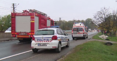 Accident în lanț! Un microbuz și două autoturisme, implicate