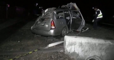Stire din Eveniment : ACCIDENT MORTAL. O mașină s-a izbit de un pod și a luat foc