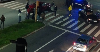 Stire din Eveniment : ACCIDENT CU UN MUSTANG, LA CAPITOL / ȘOFERUL, FĂRĂ PERMIS DE CONDUCERE!