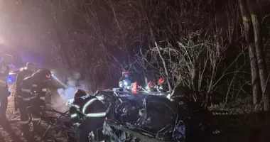 Stire din Eveniment : Impact frontal mortal. Patru morți, inclusiv o mamă care și-a protejat bebelușul
