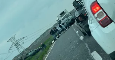 Stire din Eveniment : Accident grav pe E87! O persoană și-a pierdut viața în urma impactului