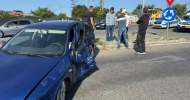 Accident la sensul giratoriu de la Kaufland Tomis Plus. Cozi de mașini până la Ovidiu