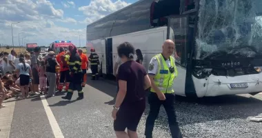 Accident grav la Drajna: autocar cu 60 de persoane, lovit de un autocamion. Planul Roșu a fost activat