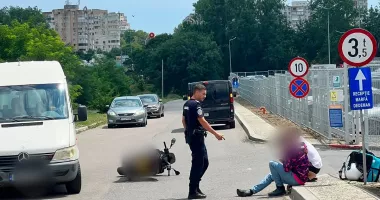 Accident pe bulevardul Tomis. Jandarmii au acordat primul ajutor unui livrator rănit - 2