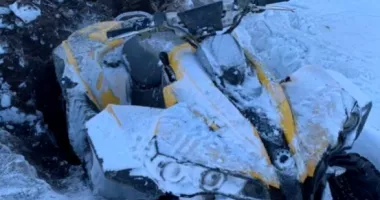 Stire din Eveniment : Plimbare de coșmar pe Transalpina. ATV făcut zob după impactul cu un copac