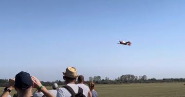 VIDEO. Un avion s-a prăbușit în Ungaria în timpul unui spectacol aviatic / Doi morți și patru răniți