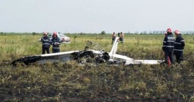 Stire din Eveniment : Accident aviatic în curtea unei unități militare. Pilotul, consilier AUR, a suferit amputări
