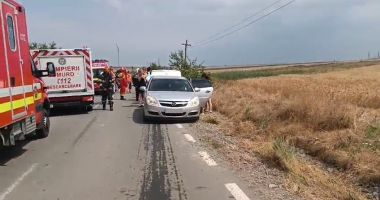 Stire din Eveniment : O mașină și un scuter s-au lovit, între localitățile Corbu și Săcele