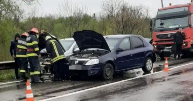 Stire din Eveniment : Accident grav, soldat cu trei victime, între o autocisternă cu motorină și două mașini