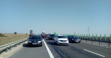 Stire din Eveniment : ACCIDENT LA CONSTANŢA, pe Autostrada A4, sensul Agigea – Ovidiu. Traficul, oprit