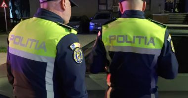 O autospecială de poliție și un autoturism s-au tamponat într-o intersecție din Constanța