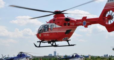 Stire din Eveniment : Accident grav soldat cu decesul a două persoane. Un microbuz și o mașină s-au ciocnit violent